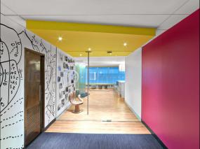 写字楼黑白室内装潢设计图