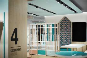 商场童装店橱窗设计装修效果图片