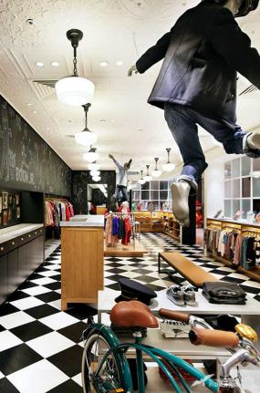 个性童装店门口设计装修图片