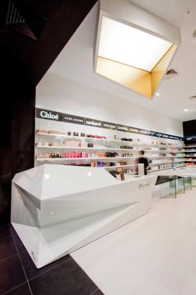 时尚现代风格化妆品店装修图片