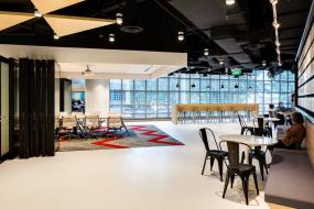 大型创意写字楼外观设计图欣赏