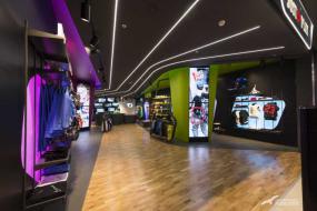 精品童装店橱窗设计装修效果图片