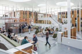 最新办公室隔断刚装修效果图