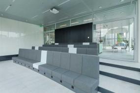 简单办公室低隔断设计效果图片