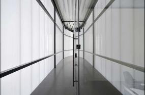 现代办公室隔断设计效果图