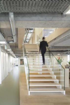 小办公室隔断墙设计图