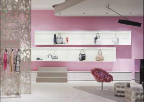 现代女服装店室内设计效果图