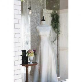 女装服装店个性吊顶装修设计效果图片