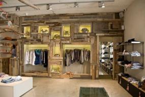 女装服装店吊顶设计效果图欣赏