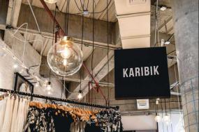 现代时尚女装服装店装修图片