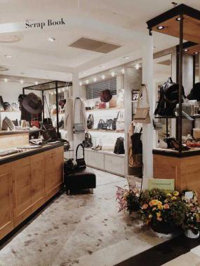 精致女装服装店装修效果图大全2018图片