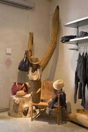 精品现代风格女装服装店设计