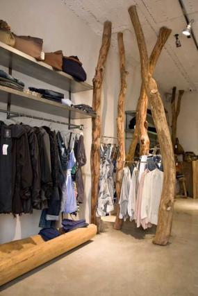 现代风格女装服装店装修效果图