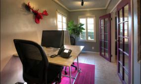 小型员工办公室室内摆设装修图片