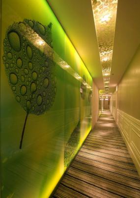 美容门面室内壁纸装修效果图片