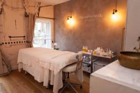 大型美容门面室内装修风格效果图片2018