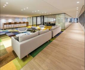 大型公司办公室窗帘装修效果图片