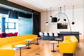 办公室深灰色木地板装修效果图片