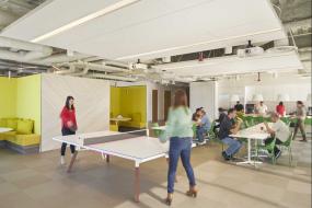 简单家庭办公室墙面书柜装饰设计