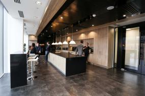 时尚办公室隔断墙装修效果图片