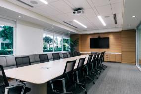 小型办公室隔断墙装潢装修效果图