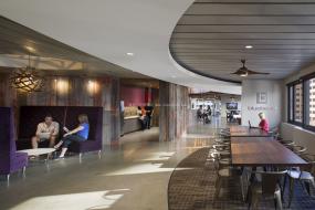 现代办公室集成吊顶装修效果图