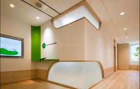 公司办公室室内玻璃隔断设计效果图欣赏