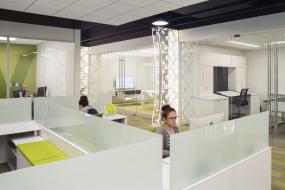 办公室集成吊顶灯装修设计效果图