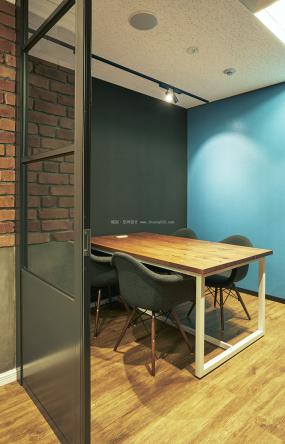 最新写字楼设计会议室吊顶装修效果图片