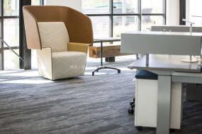 美式办公室办公椅子装修效果图