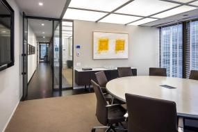 现代清新会议室吊顶装修效果图