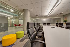 简约式会议室布置装修图片