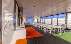 学校现代会议室装修效果图