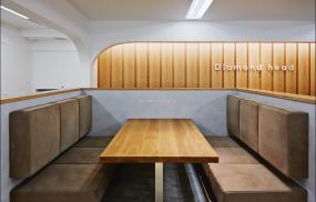 现代简欧风格写字楼旋转门装潢效果图