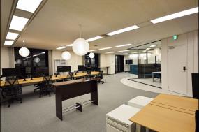 现代写字楼办公隔断墙装修风格