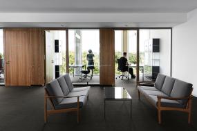 最新现代风格写字楼室内老总办公室装修图片