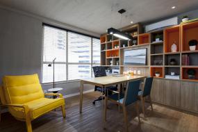 老板办公室办公桌植物装饰实景图欣赏