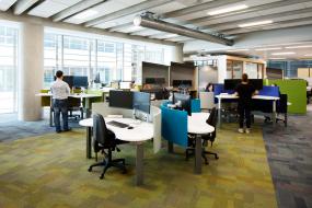 创意办公室设计室内效果图