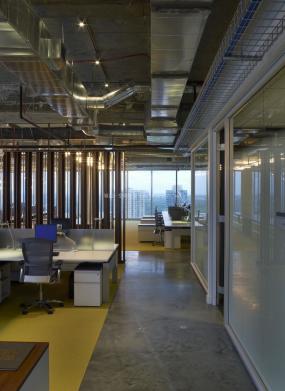 小型办公室装潢书桌设计效果图