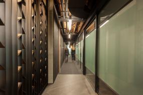 时尚现代办公室空间装修设计图片