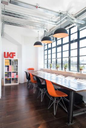 最新90平米办公室吊顶造型装修效果图片