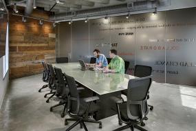 简约装修设计个性办公室效果图