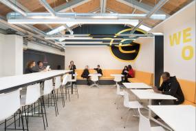 小型办公室个性室内装修效果图片