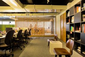 大型办公室装潢效果图