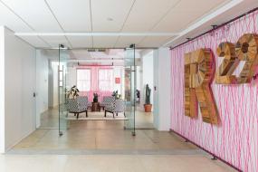 科技公司办公室设计效果图