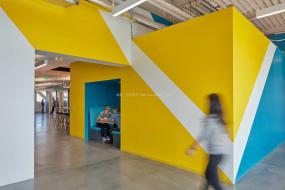 科技公司办公室装修图片