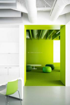 500平的办公室效果图