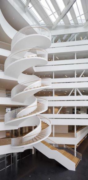 最新投资公司办公室室内装饰设计效果图片