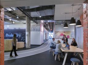 外国公司办公室办装修图片