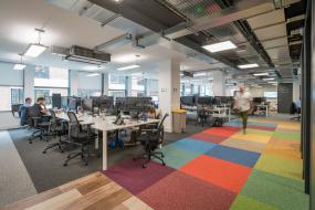 外国公司办公室内部设计图片